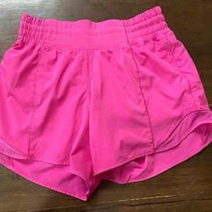 sonic pink Lululemon Hotty hots